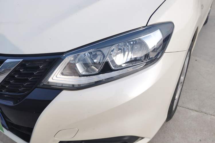 Used Nissan Tiida 2021 1.6L CVT Cool Edition Left Front Headlight