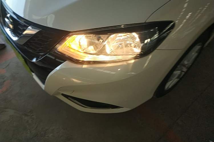 Used Nissan Tiida 2021 1.6L CVT Cool Edition Left Front Headlight