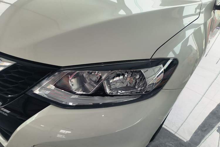 Used Nissan Tiida 2021 1.6L CVT Cool Edition Left Front Headlight