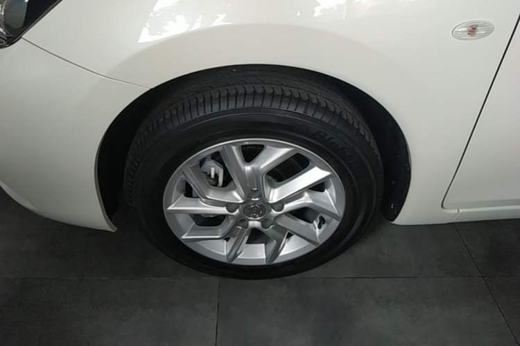 Used Nissan Tiida 2021 1.6L CVT Cool Edition Left Front Wheel Hub