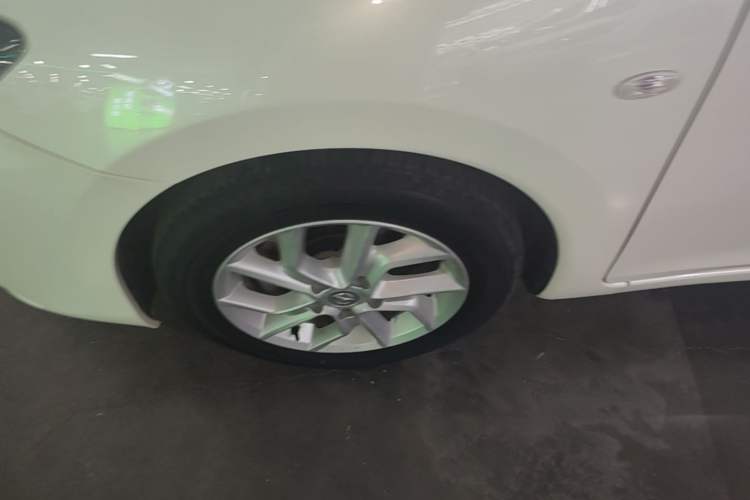 Used Nissan Tiida 2021 1.6L CVT Cool Edition Left Front Wheel Hub