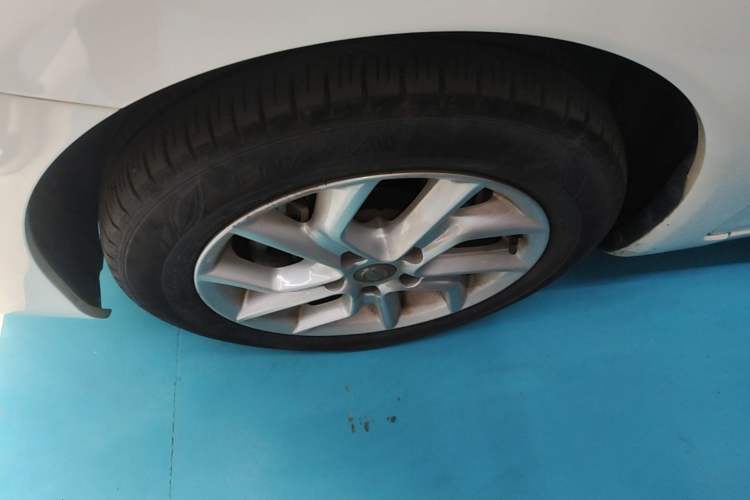 Used Nissan Tiida 2021 1.6L CVT Cool Edition Left Front Wheel Hub