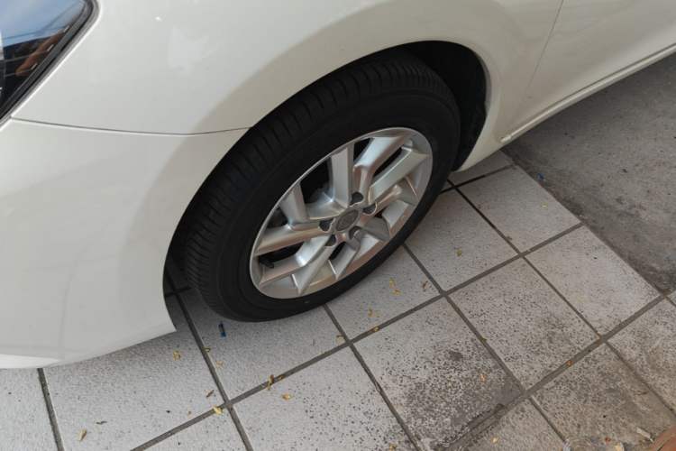Used Nissan Tiida 2021 1.6L CVT Smart Drive Edition Left Front Wheel Hub