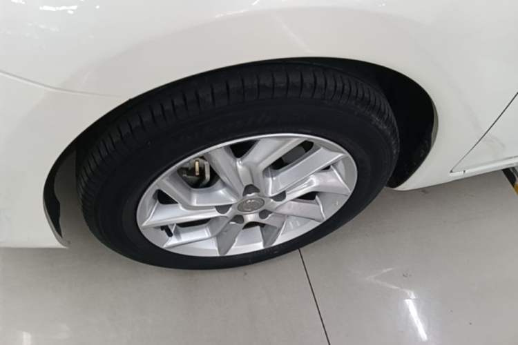 Used Nissan Tiida 2021 1.6L CVT Smart Drive Edition Left Front Wheel Hub