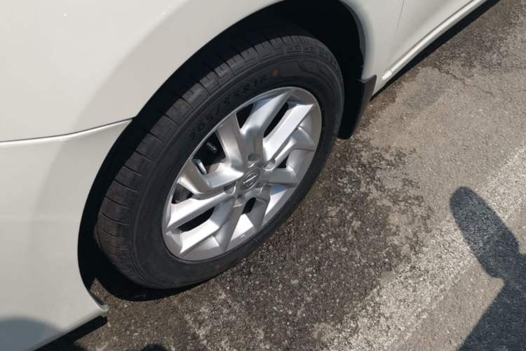 Used Nissan Tiida 2021 1.6L CVT Cool Edition Left Front Wheel Hub