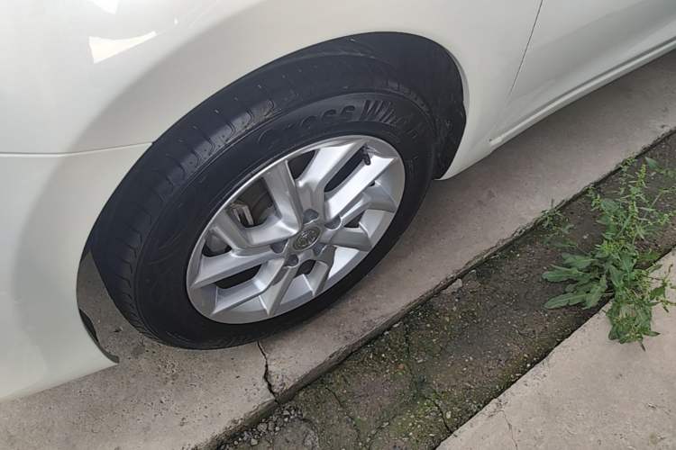 Used Nissan Tiida 2021 1.6L CVT Smart Drive Edition Left Front Wheel Hub