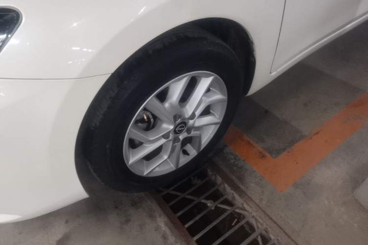 Used Nissan Tiida 2021 1.6L CVT Smart Drive Edition Left Front Wheel Hub