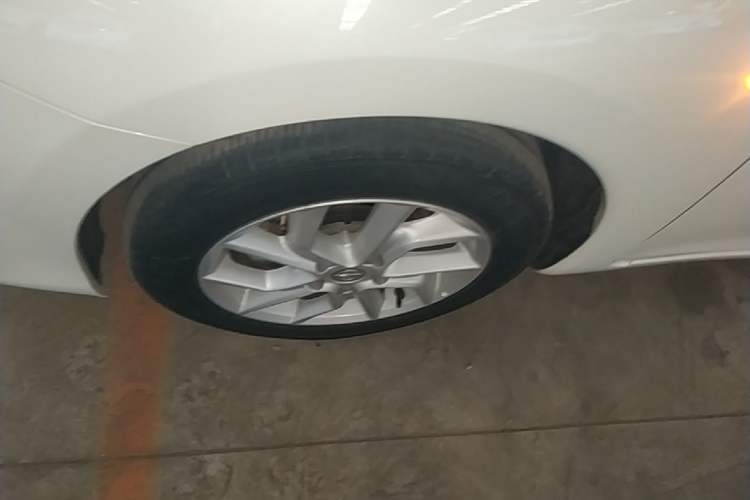 Used Nissan Tiida 2021 1.6L CVT Cool Edition Left Front Wheel Hub