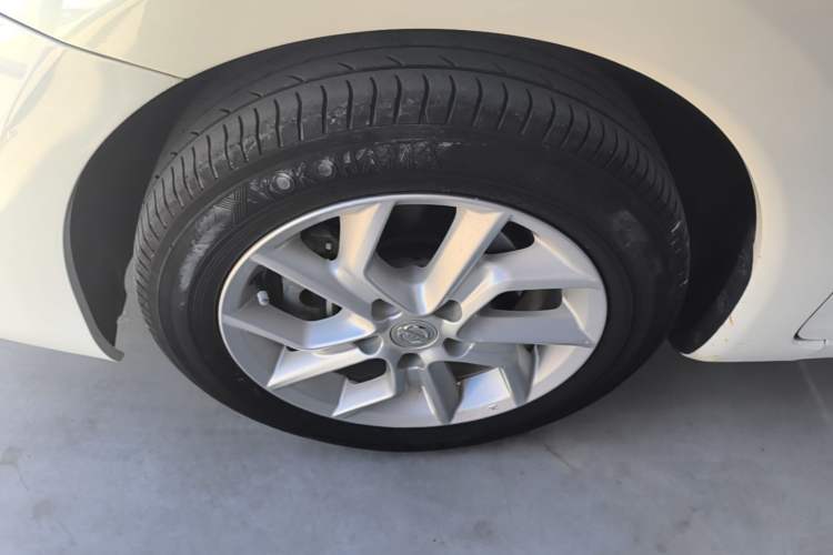 Used Nissan Tiida 2021 1.6L CVT Smart Drive Edition Left Front Wheel Hub