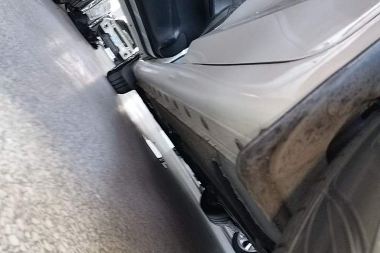 Used Nissan Tiida 2021 1.6L CVT Smart Drive Edition Left Side Sill