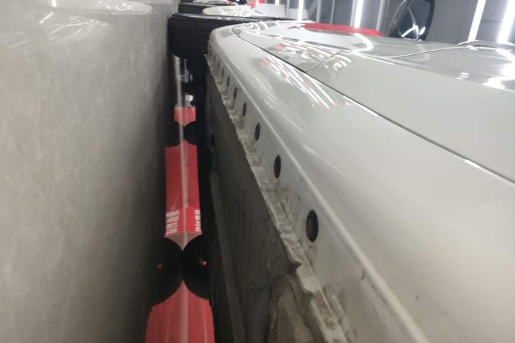 Used Nissan Tiida 2021 1.6L CVT Smart Drive Edition Left Side Sill