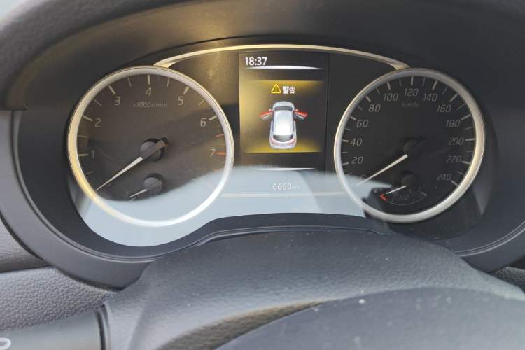 Used Nissan Tiida 2021 1.6L CVT Smart Drive Edition Odometer Close Up