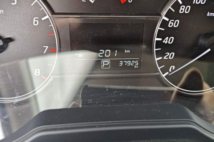 Used Nissan Tiida 2021 1.6L CVT Cool Edition Odometer Close Up