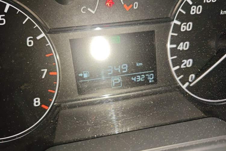 Used Nissan Tiida 2021 1.6L CVT Cool Edition Odometer Close Up