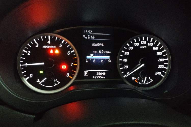 Used Nissan Tiida 2021 1.6L CVT Smart Drive Edition Odometer Close Up