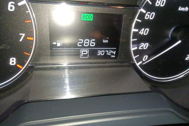 Used Nissan Tiida 2021 1.6L CVT Cool Edition Odometer Close Up