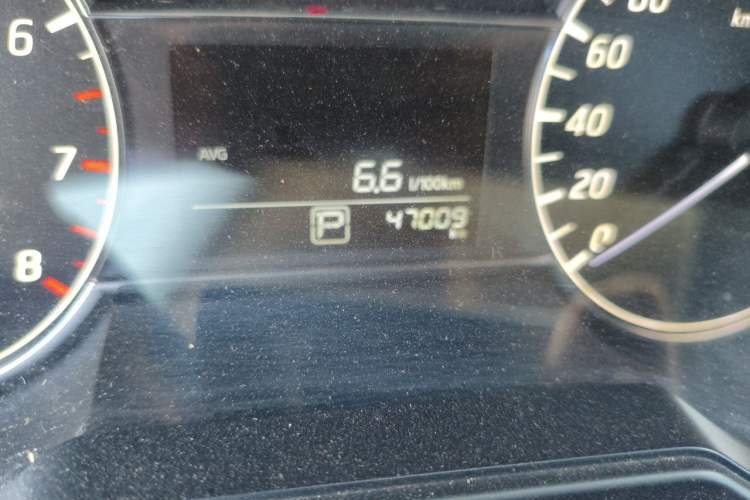 Used Nissan Tiida 2021 1.6L CVT Cool Edition Odometer Close Up