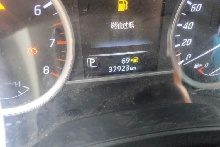 Used Nissan Tiida 2021 1.6L CVT Smart Drive Edition Odometer Close Up