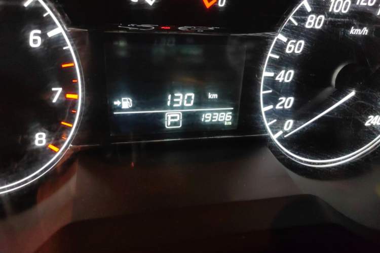 Used Nissan Tiida 2021 1.6L CVT Cool Edition Odometer Close Up