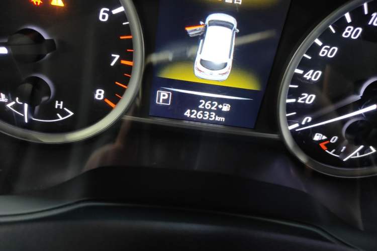 Used Nissan Tiida 2021 1.6L CVT Smart Drive Edition Odometer Close Up