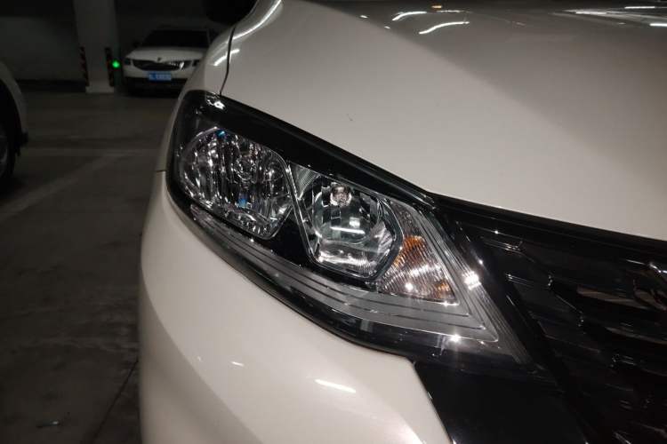 Used Nissan Tiida 2021 1.6L CVT Cool Edition Right Front Headlight
