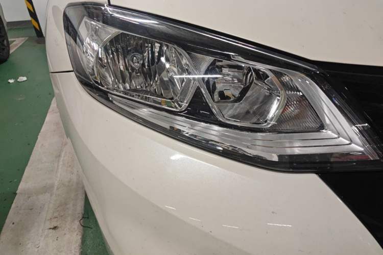 Used Nissan Tiida 2021 1.6L CVT Cool Edition Right Front Headlight