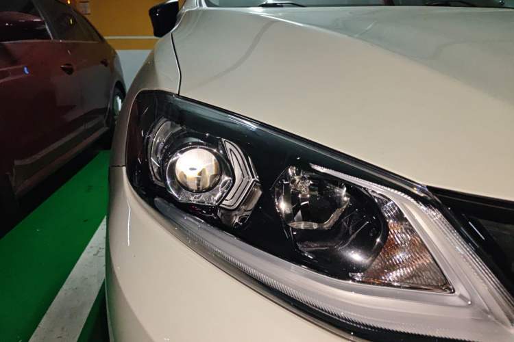 Used Nissan Tiida 2021 1.6L CVT Smart Drive Edition Right Front Headlight