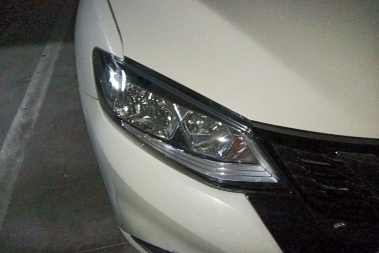 Used Nissan Tiida 2021 1.6L CVT Cool Edition Right Front Headlight