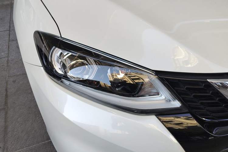 Used Nissan Tiida 2021 1.6L CVT Smart Drive Edition Right Front Headlight