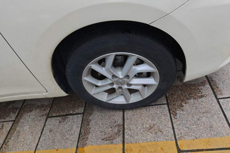 Used Nissan Tiida 2021 1.6L CVT Smart Drive Edition Right Front Wheel Hub