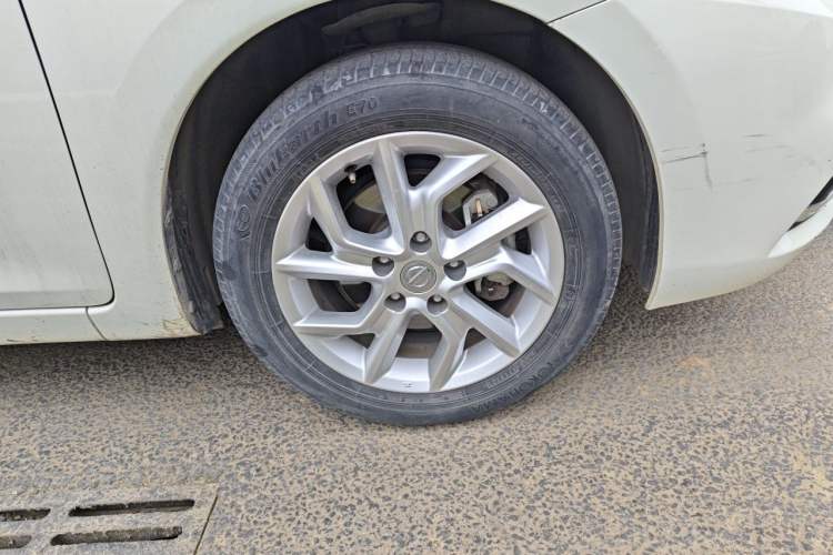 Used Nissan Tiida 2021 1.6L CVT Cool Edition Right Front Wheel Hub