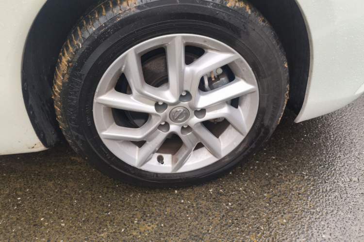 Used Nissan Tiida 2021 1.6L CVT Cool Edition Right Front Wheel Hub
