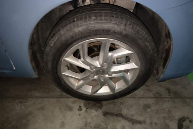 Used Nissan Tiida 2021 1.6L CVT Cool Edition Right Front Wheel Hub
