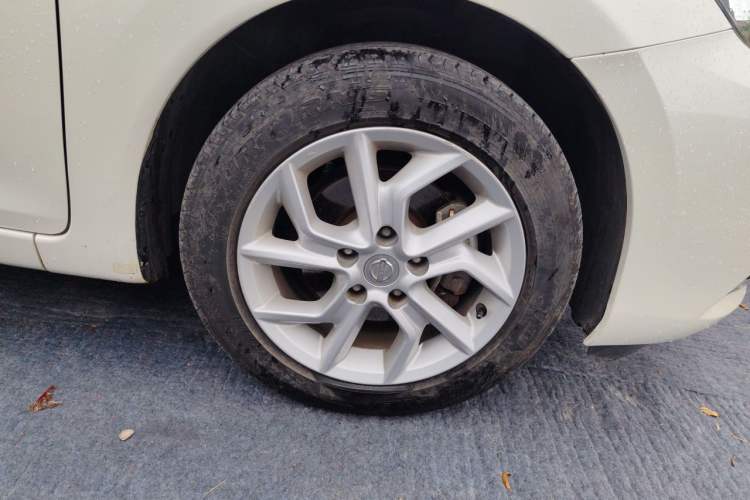 Used Nissan Tiida 2021 1.6L CVT Cool Edition Right Front Wheel Hub