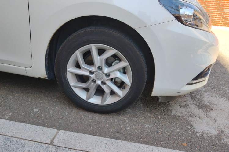 Used Nissan Tiida 2021 1.6L CVT Smart Drive Edition Right Front Wheel Hub