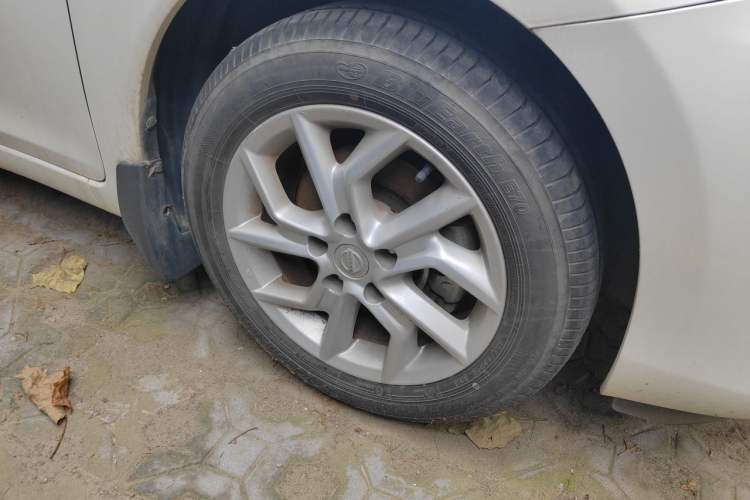 Used Nissan Tiida 2021 1.6L CVT Smart Drive Edition Right Front Wheel Hub