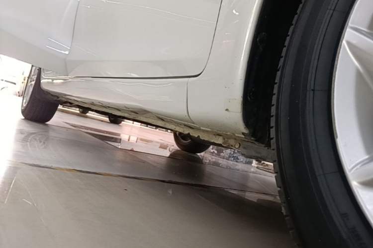 Used Nissan Tiida 2021 1.6L CVT Smart Drive Edition Right Side Sill