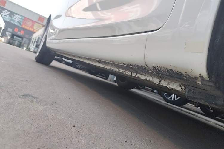 Used Nissan Tiida 2021 1.6L CVT Smart Drive Edition Right Side Sill