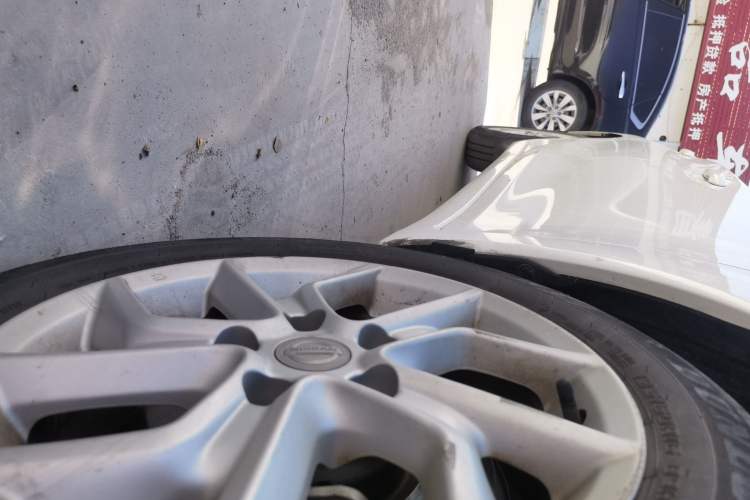 Used Nissan Tiida 2021 1.6L CVT Cool Edition Right Side Sill