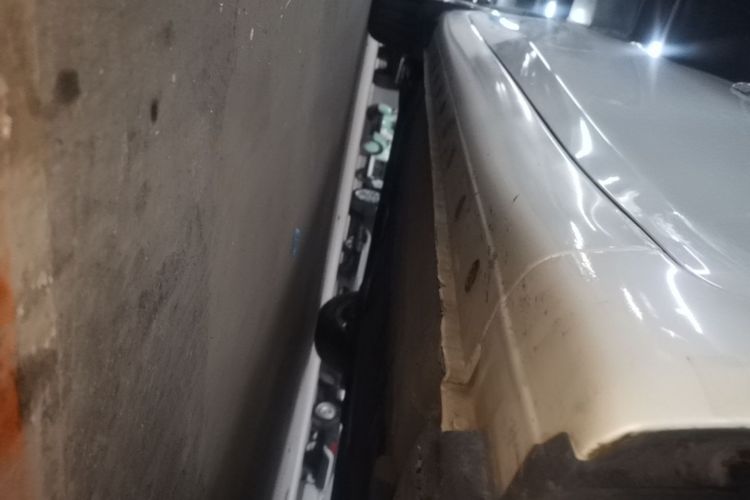 Used Nissan Tiida 2021 1.6L CVT Smart Drive Edition Right Side Sill