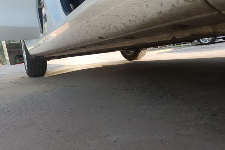 Used Nissan Tiida 2021 1.6L CVT Smart Drive Edition Right Side Sill