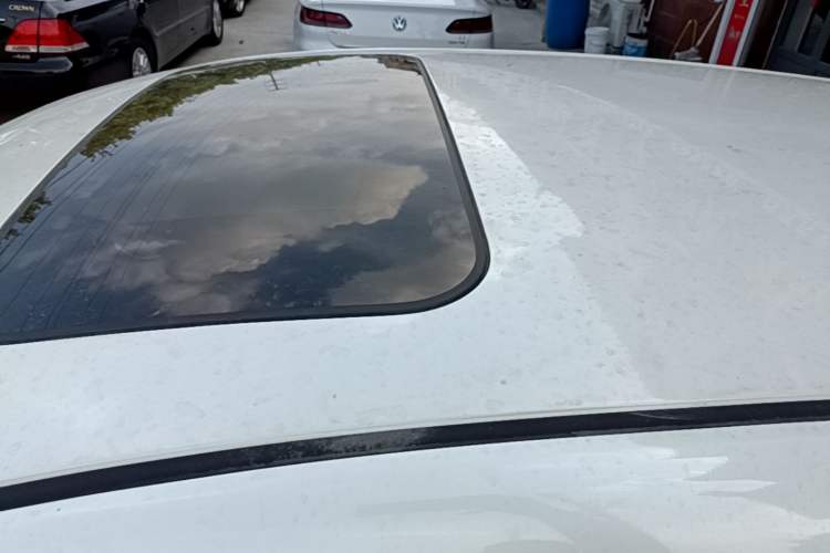 Used Nissan Tiida 2021 1.6L CVT Cool Edition Roof