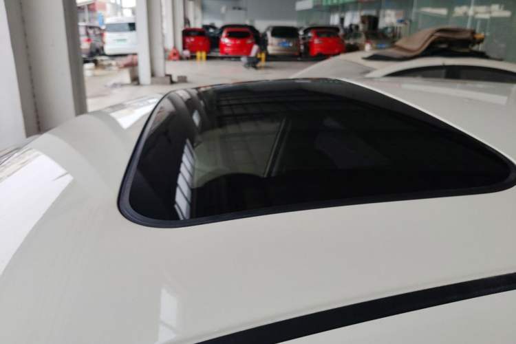 Used Nissan Tiida 2021 1.6L CVT Cool Edition Roof