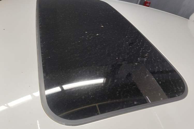 Used Nissan Tiida 2021 1.6L CVT Cool Edition Roof