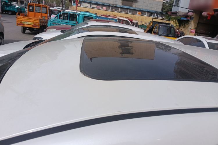 Used Nissan Tiida 2021 1.6L CVT Cool Edition Roof