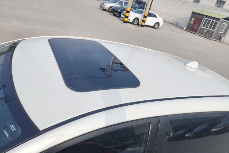 Used Nissan Tiida 2021 1.6L CVT Cool Edition Roof