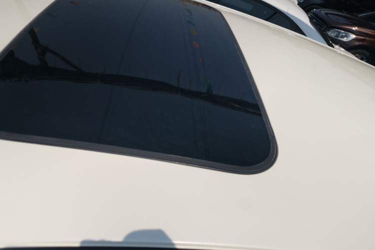 Used Nissan Tiida 2021 1.6L CVT Cool Edition Roof