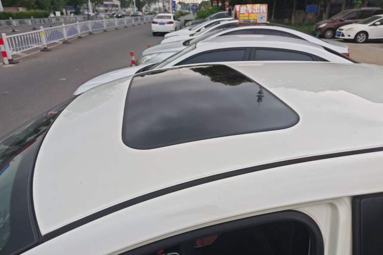 Used Nissan Tiida 2021 1.6L CVT Cool Edition Roof