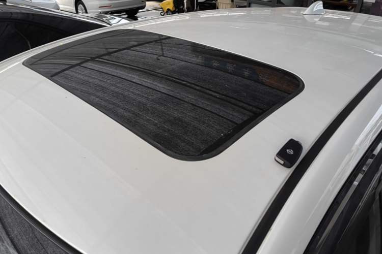 Used Nissan Tiida 2021 1.6L CVT Cool Edition Roof