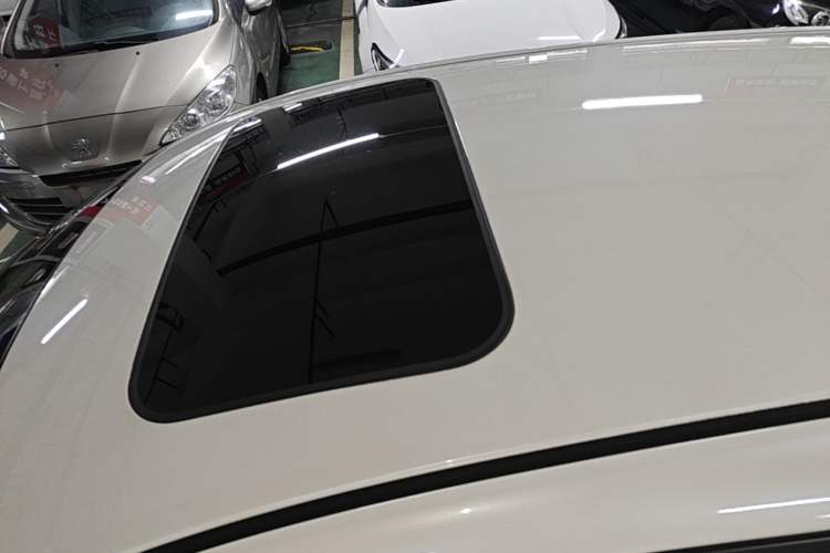 Used Nissan Tiida 2021 1.6L CVT Cool Edition Roof